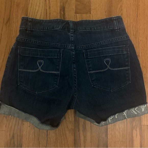 Izod dark denim shorts, size 6 - Picture 6 of 7